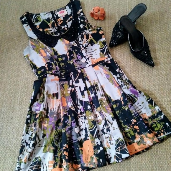 R N London Dresses & Skirts - Vintage RN London Beaded Collar Abstract Print Dress